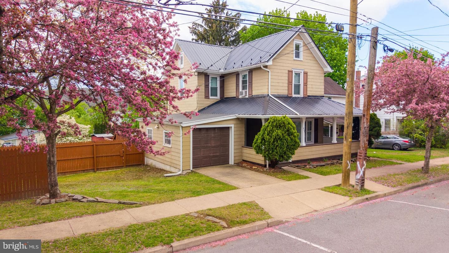 422 E 4th Street photo 41
