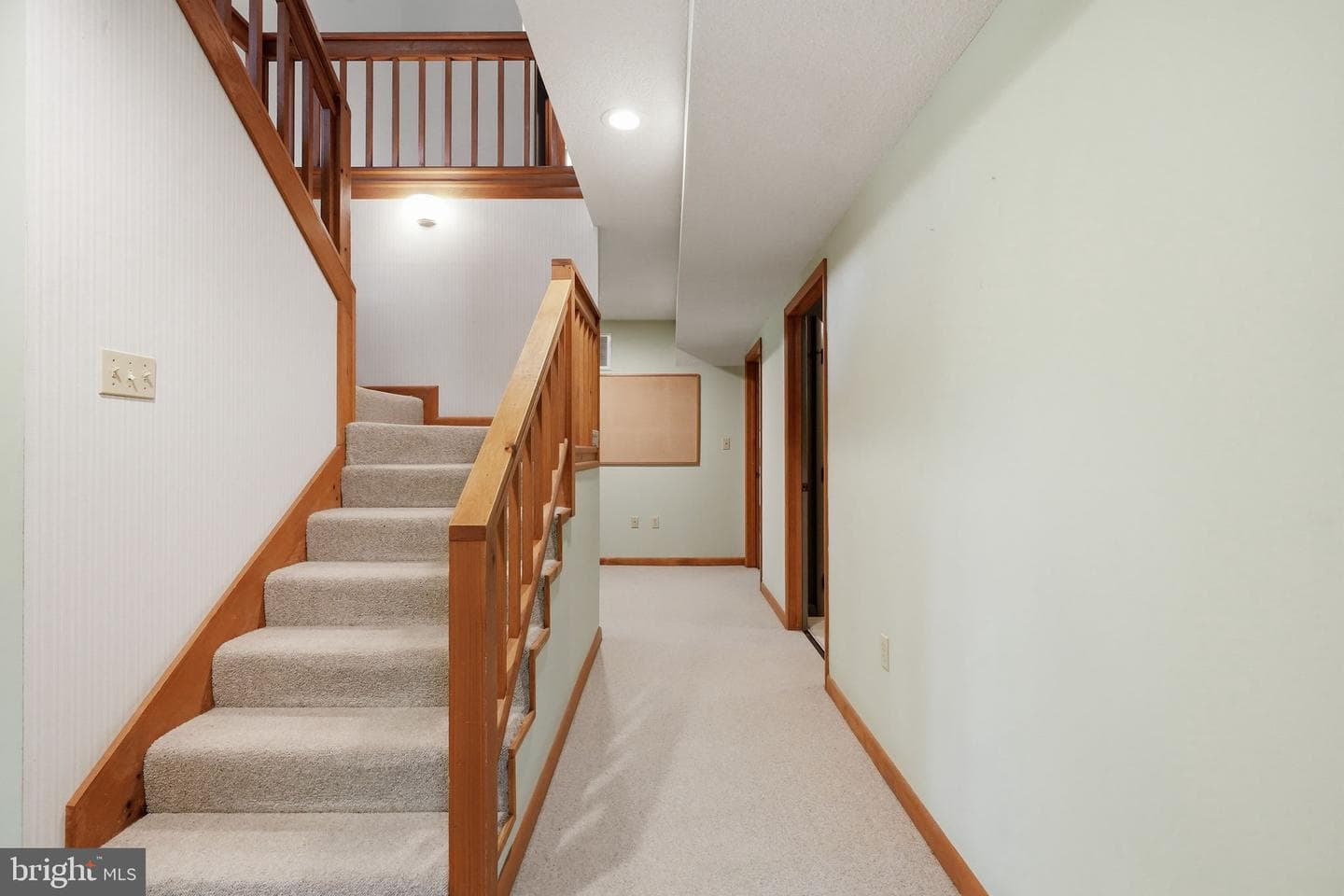 17 Maplewood Road photo 42