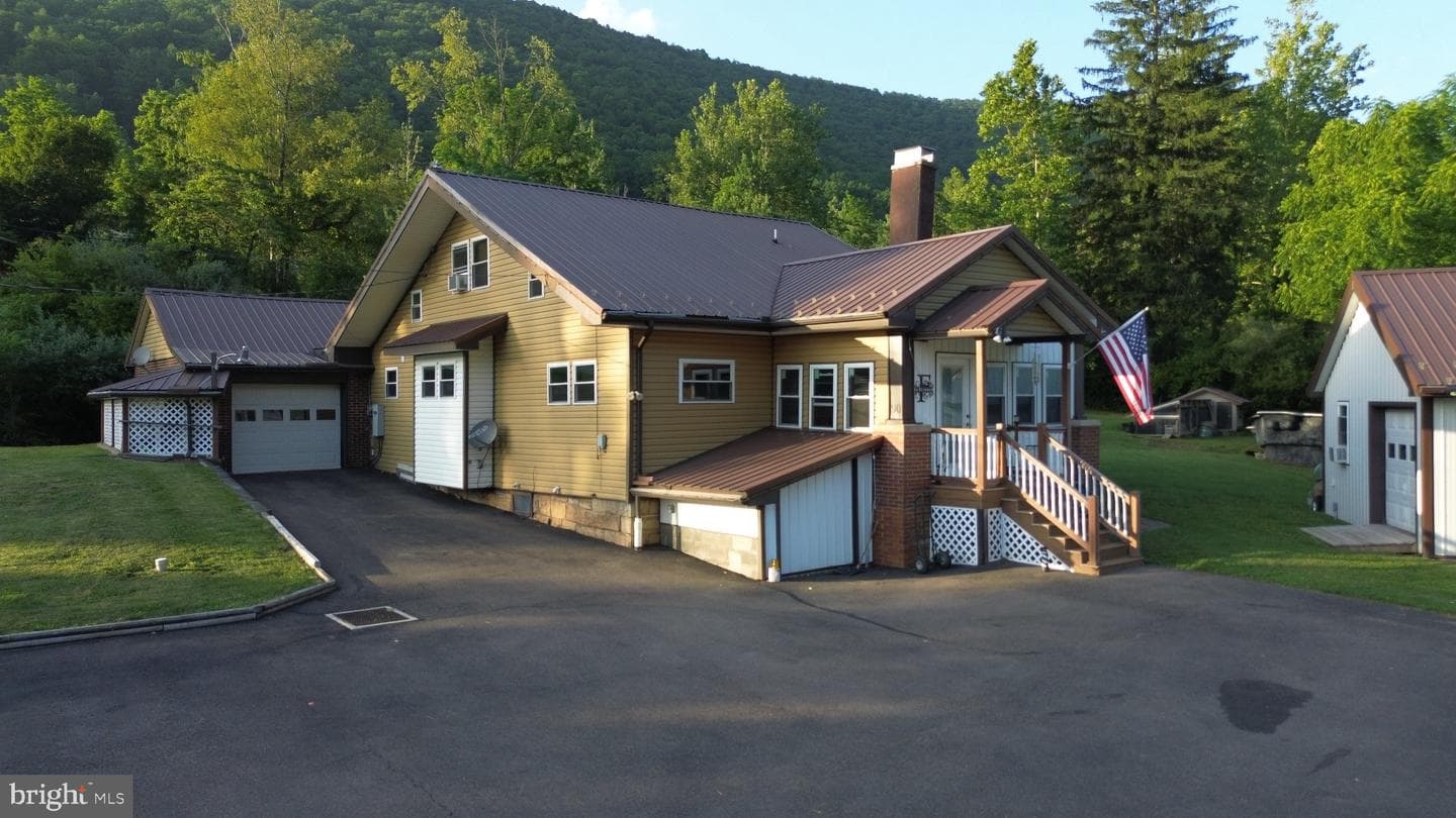 90 Crestline Road photo 1