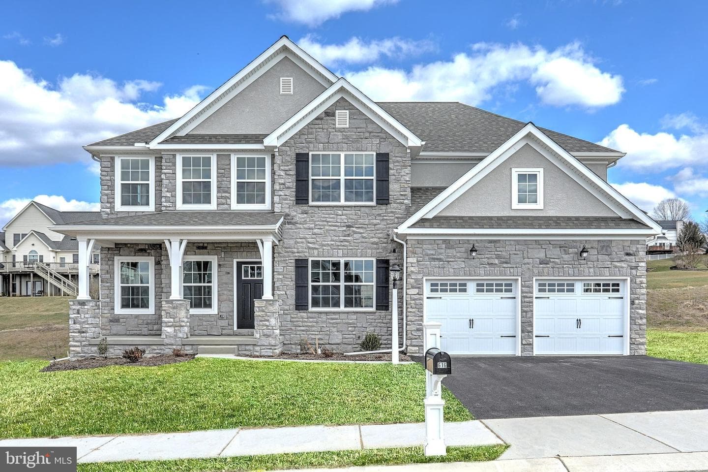 105 Devereux Rd # PARKER photo 3