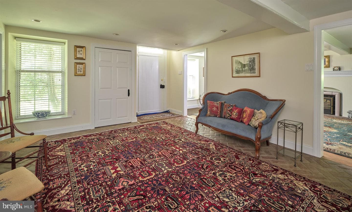 1683 Hilltop Road photo 9