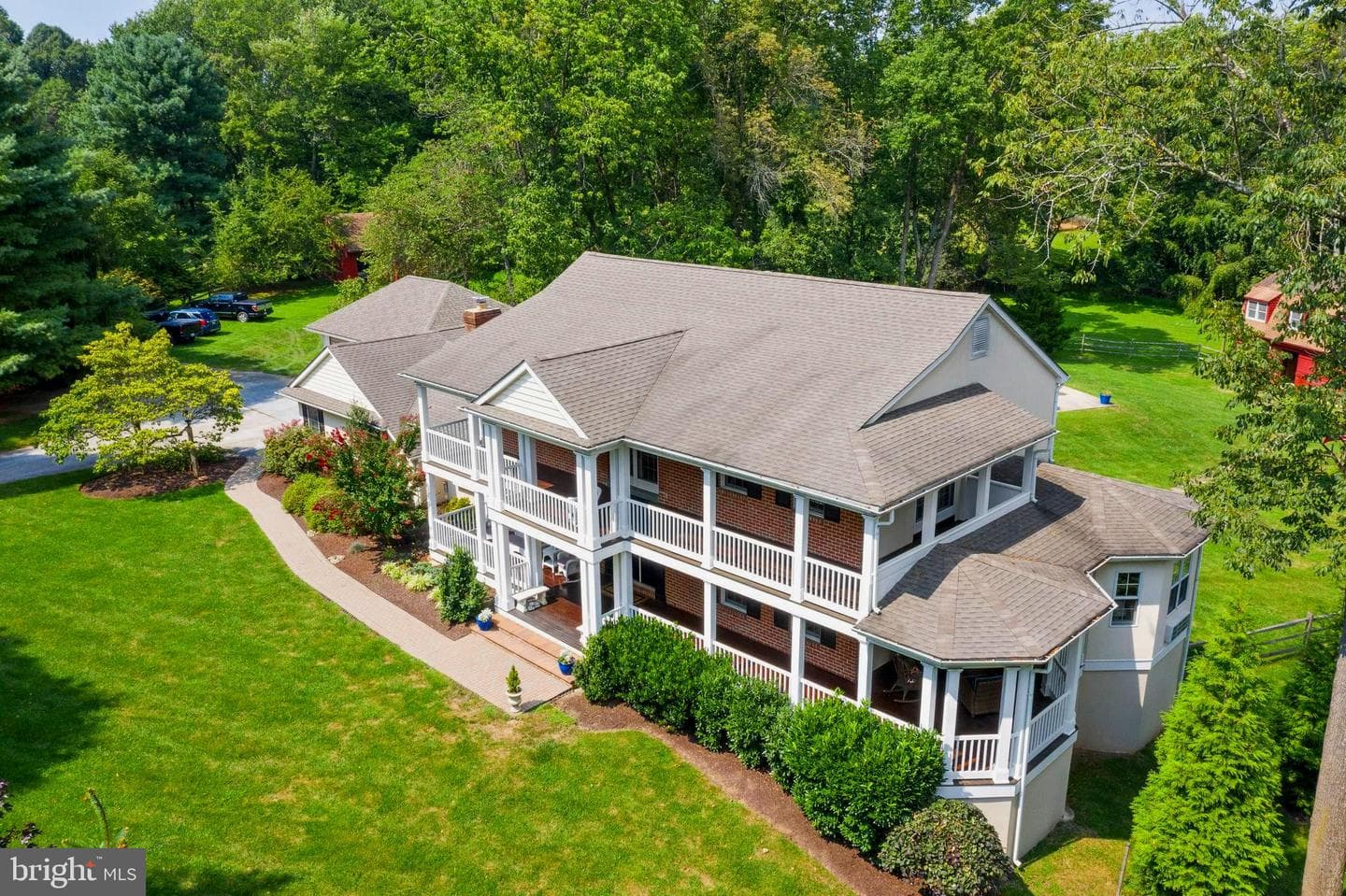138 Davis Road photo 36