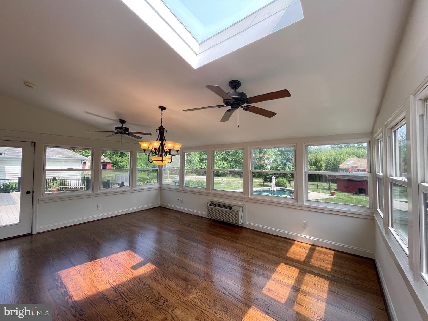 138 Davis Road photo 54