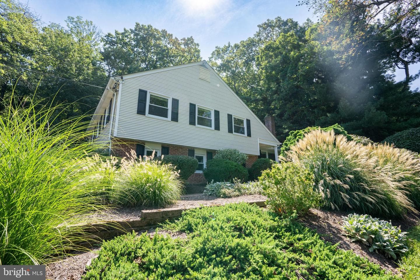 48 Gwen Lane photo 1