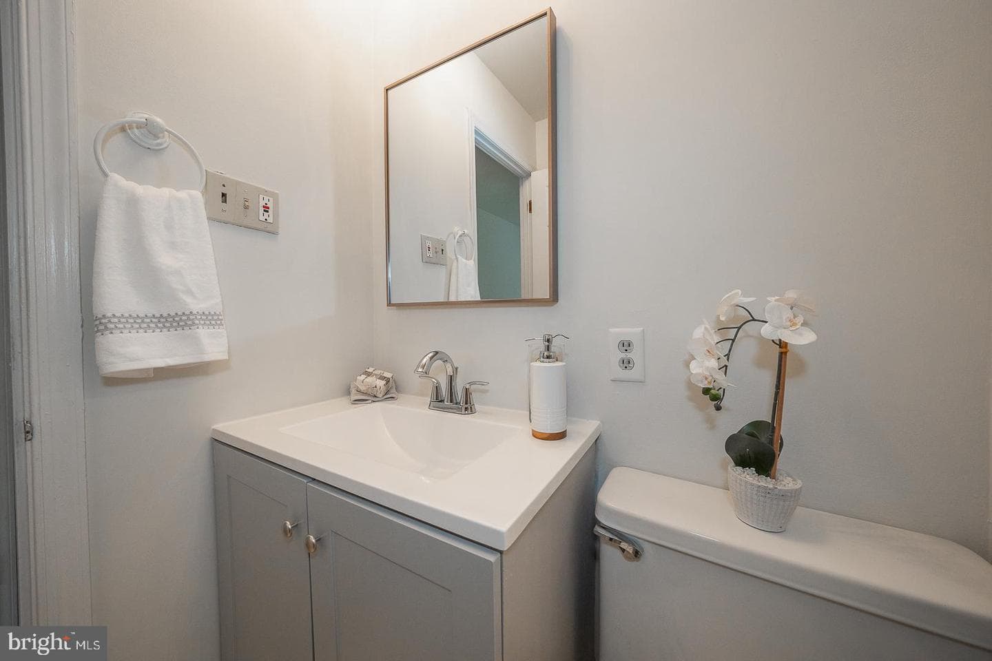 28 Elan Lane photo 17