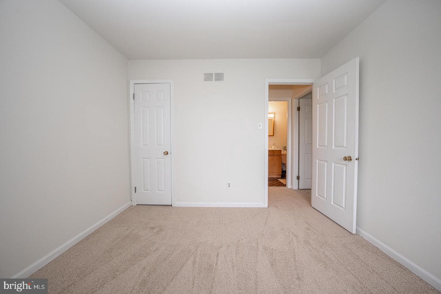 28 Elan Lane photo 19
