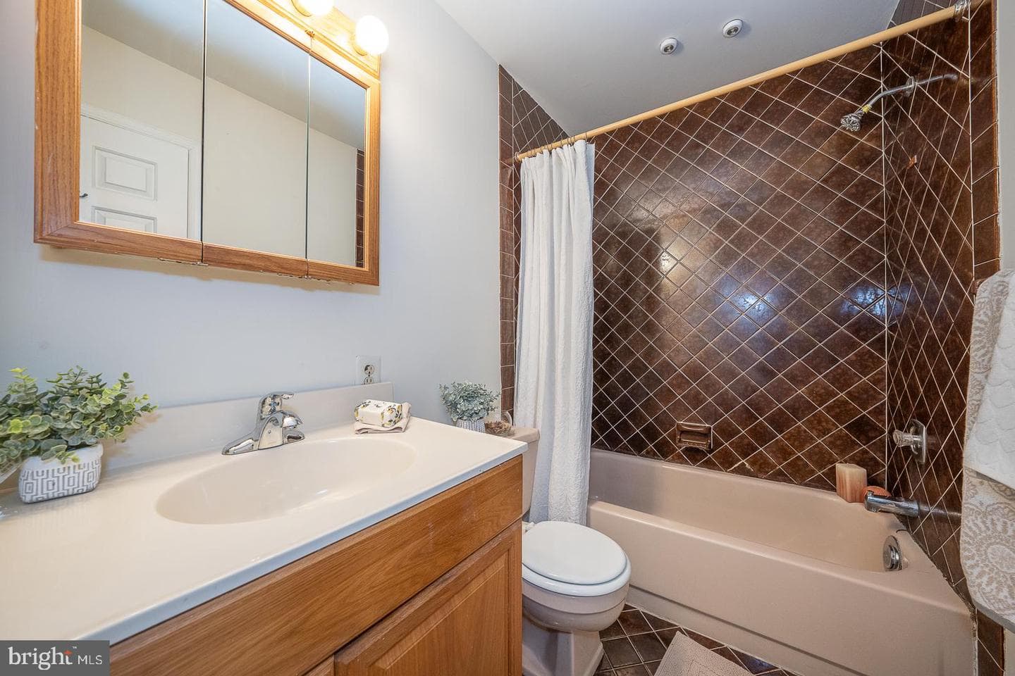 28 Elan Lane photo 22