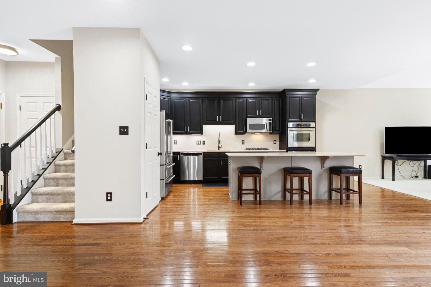 207 Deepdale Drive photo 9