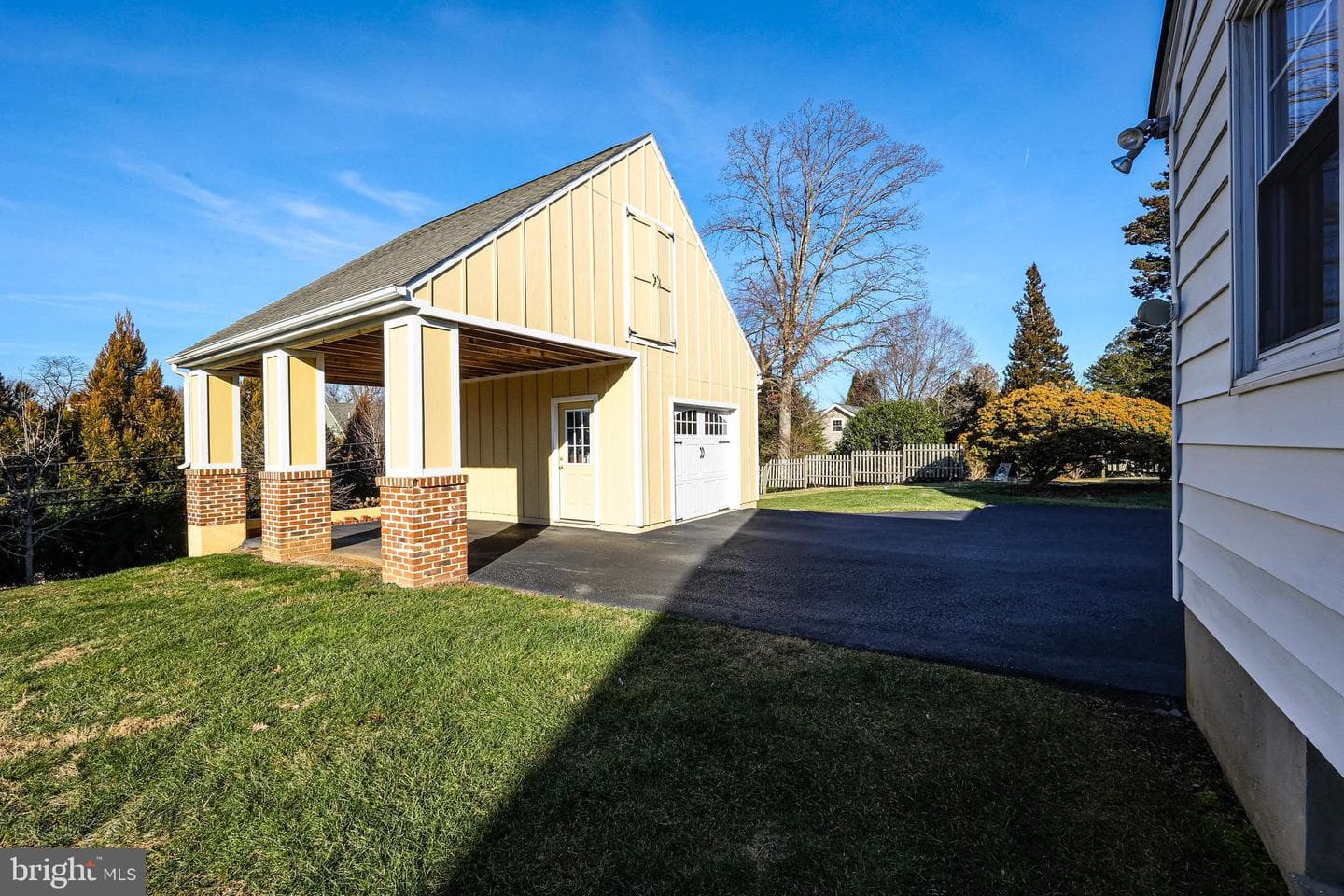 605 Price Street photo 8