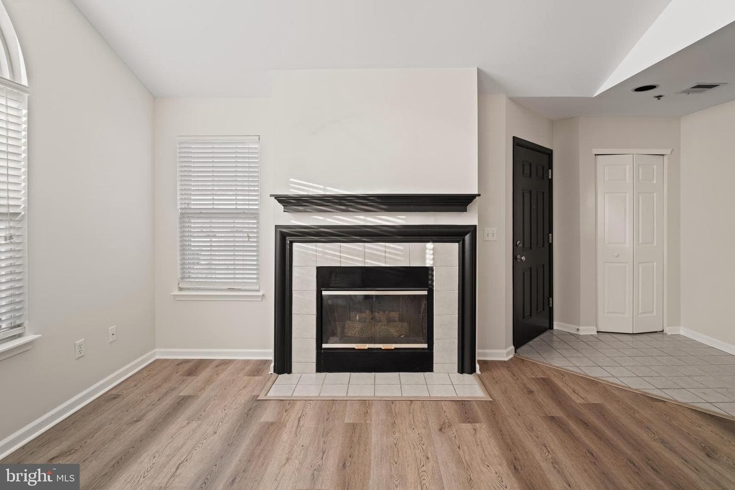141 Village Way #6a photo 10