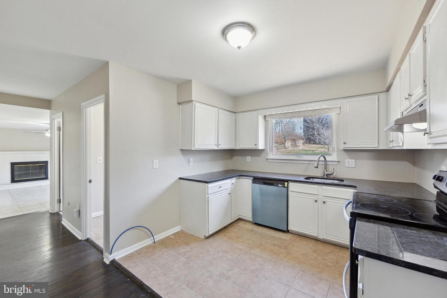 550 N Walnut Road photo 12