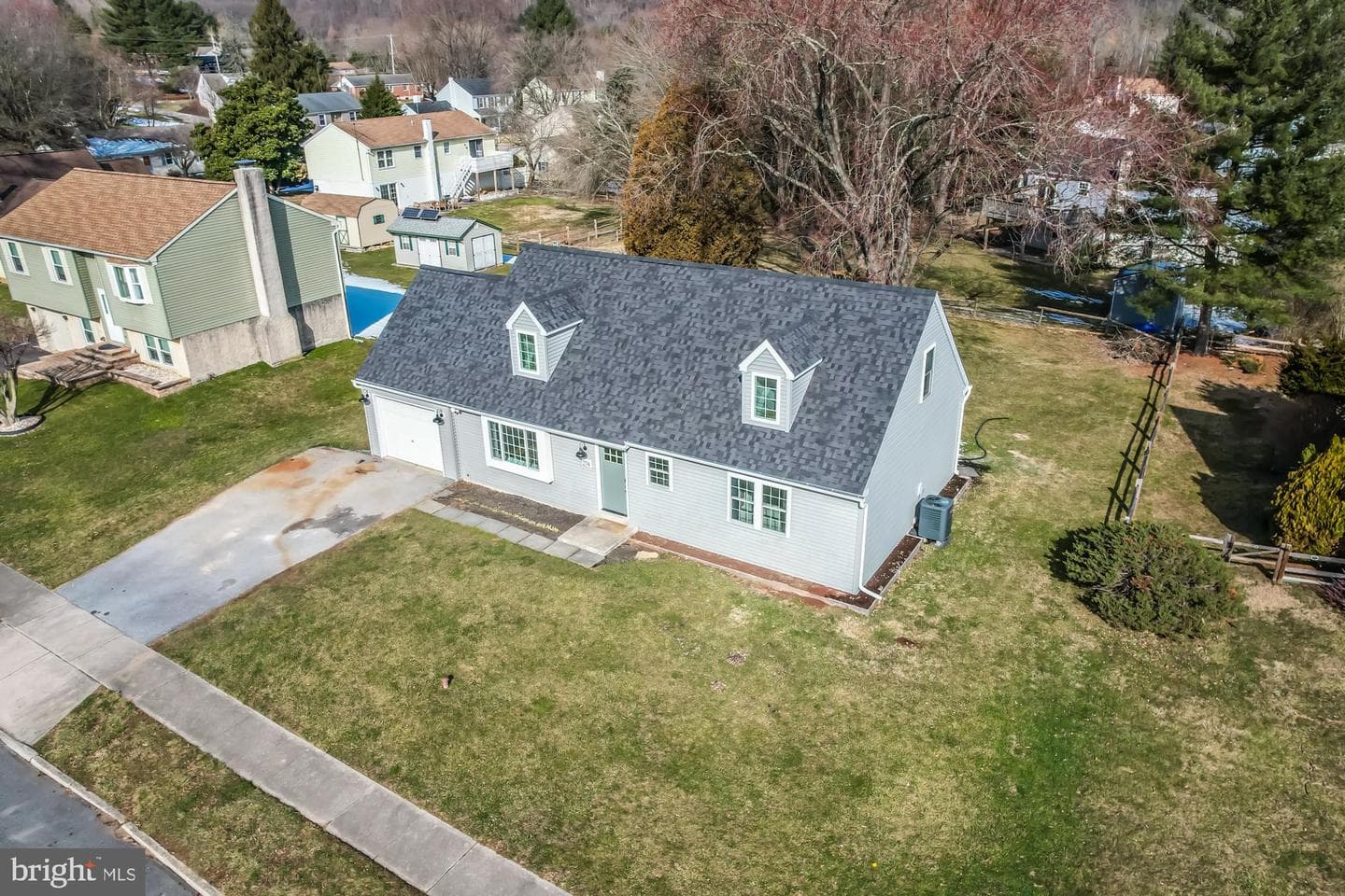 274 Meadow Drive photo 2