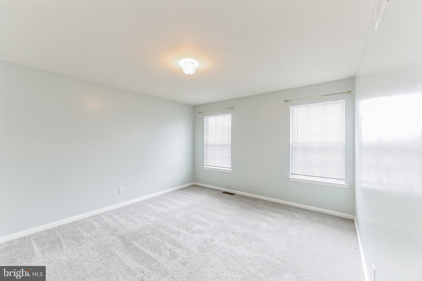 286 Yorktown Court photo 26