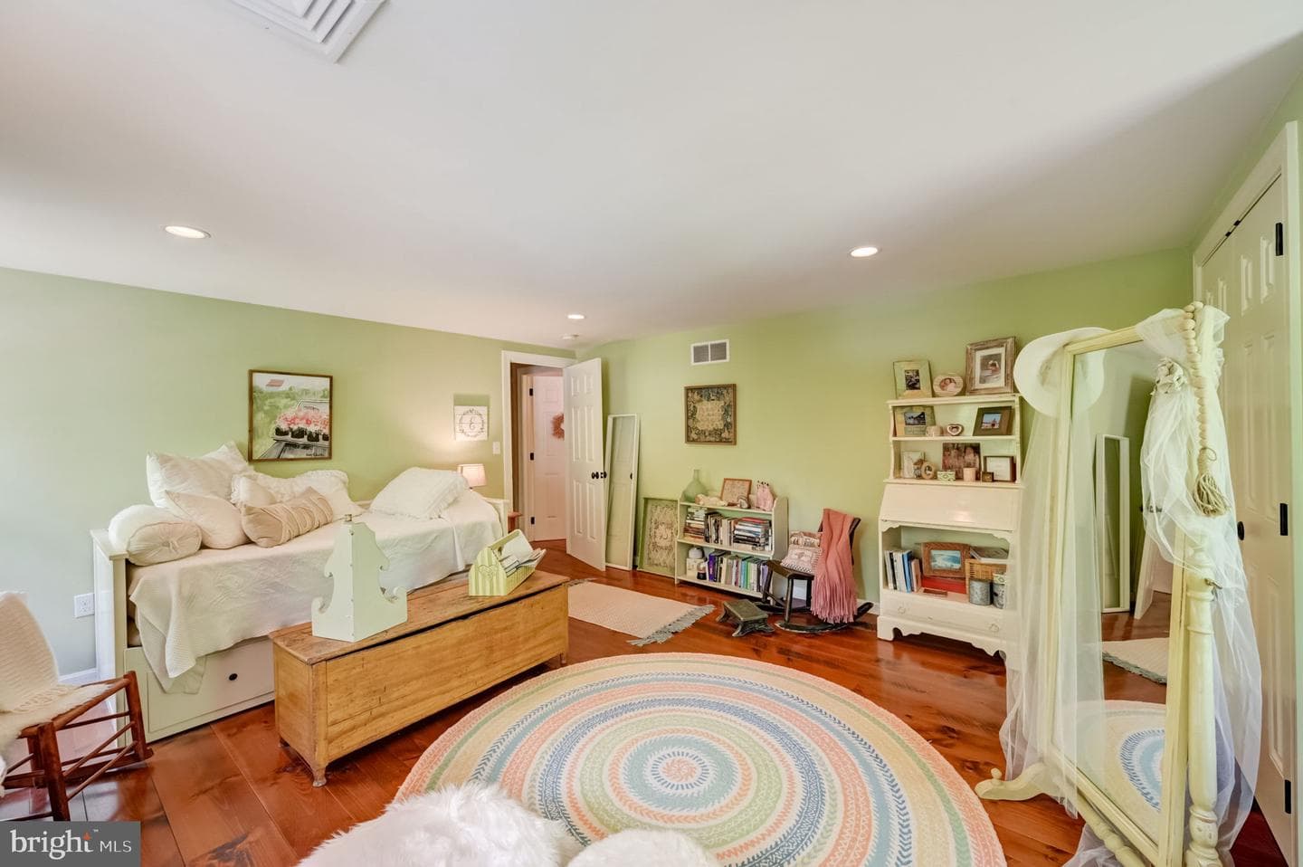 2099 Bodine Road photo 31