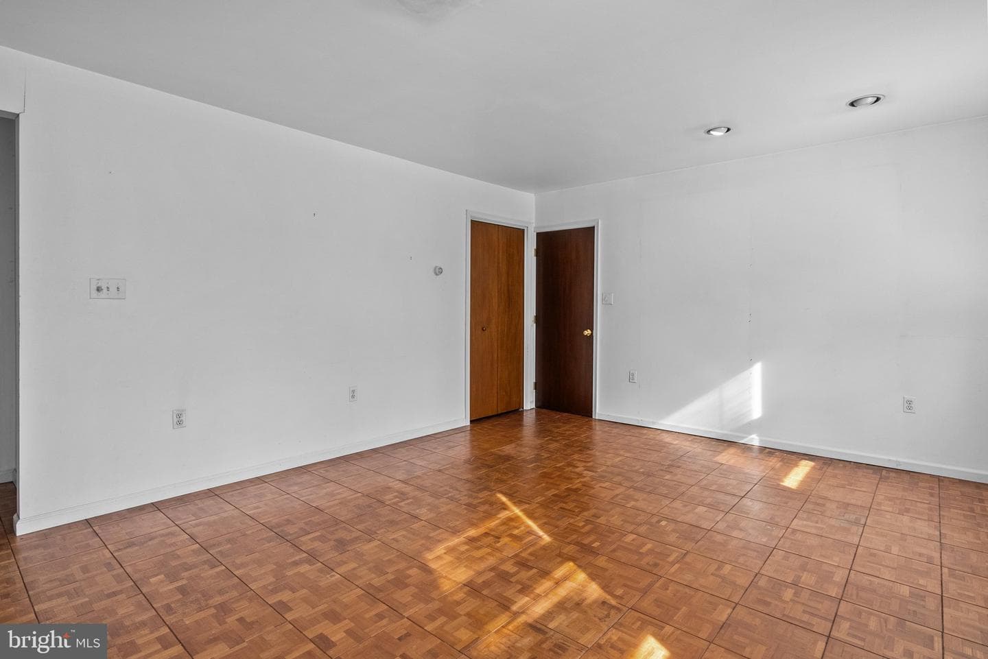 609 Green Avenue photo 20