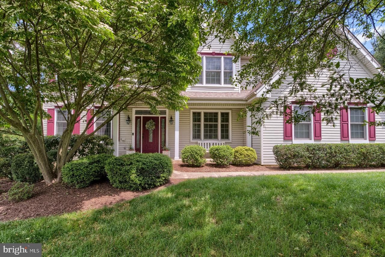 6 Edward Drive photo 2