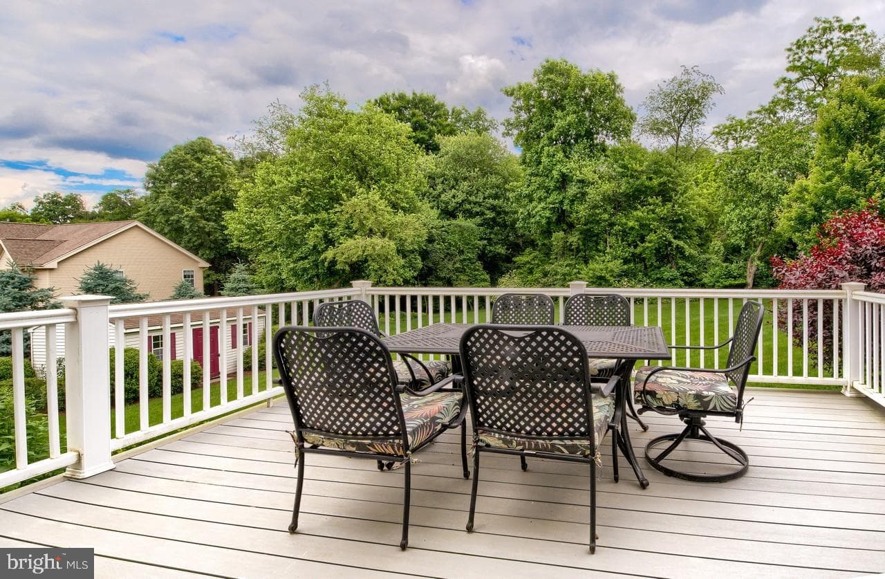 6 Edward Drive photo 21