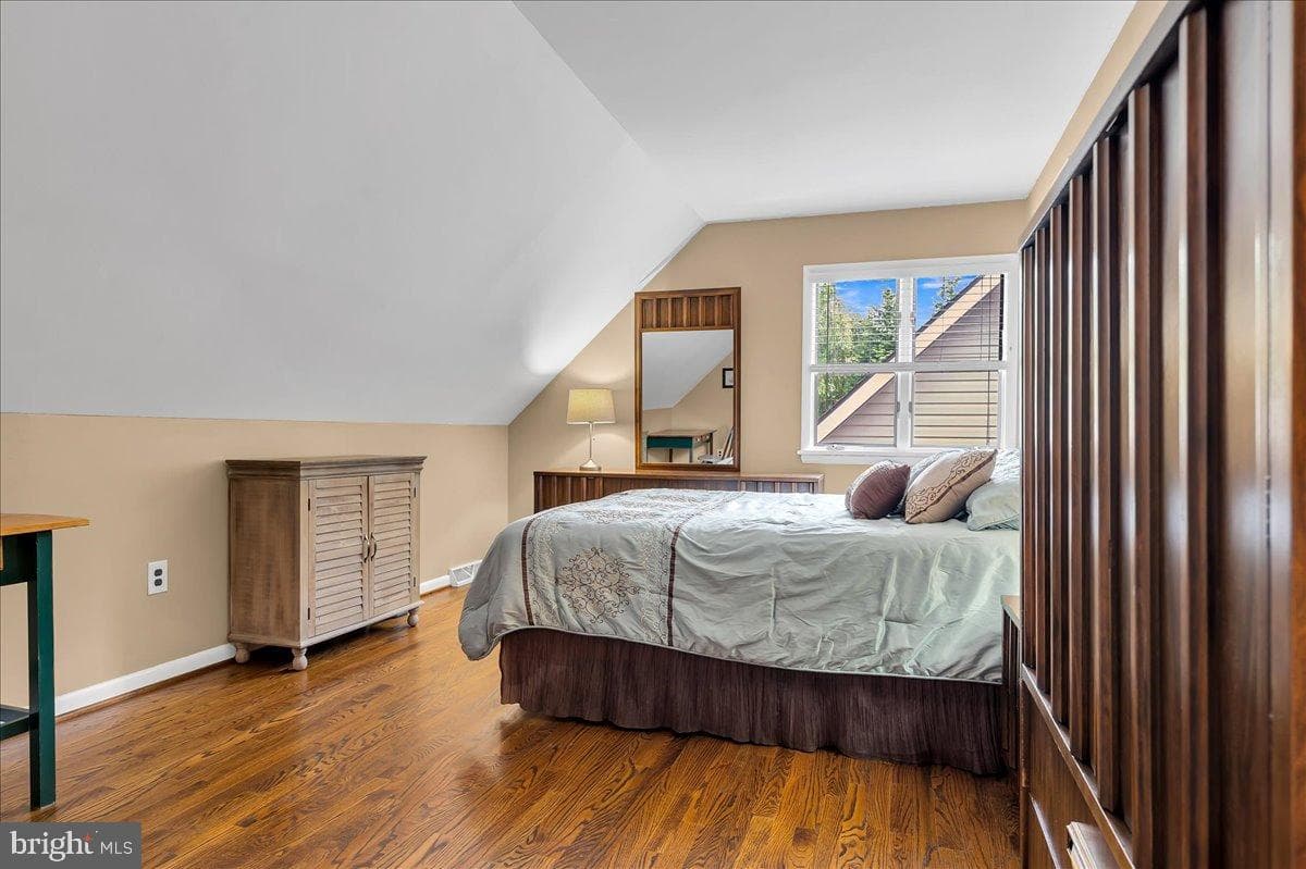 120 Eden Road photo 17