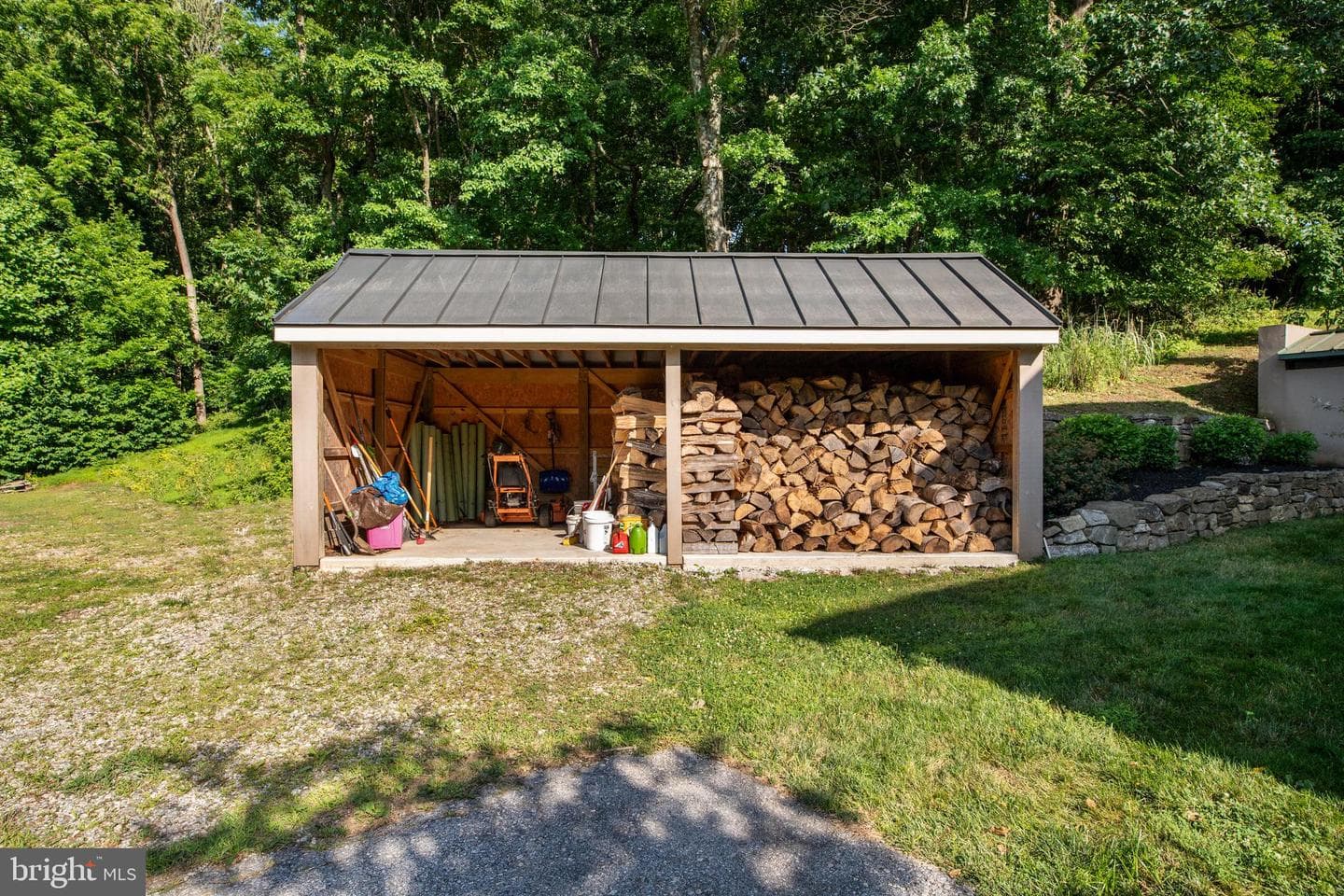 638 Church Road photo 5