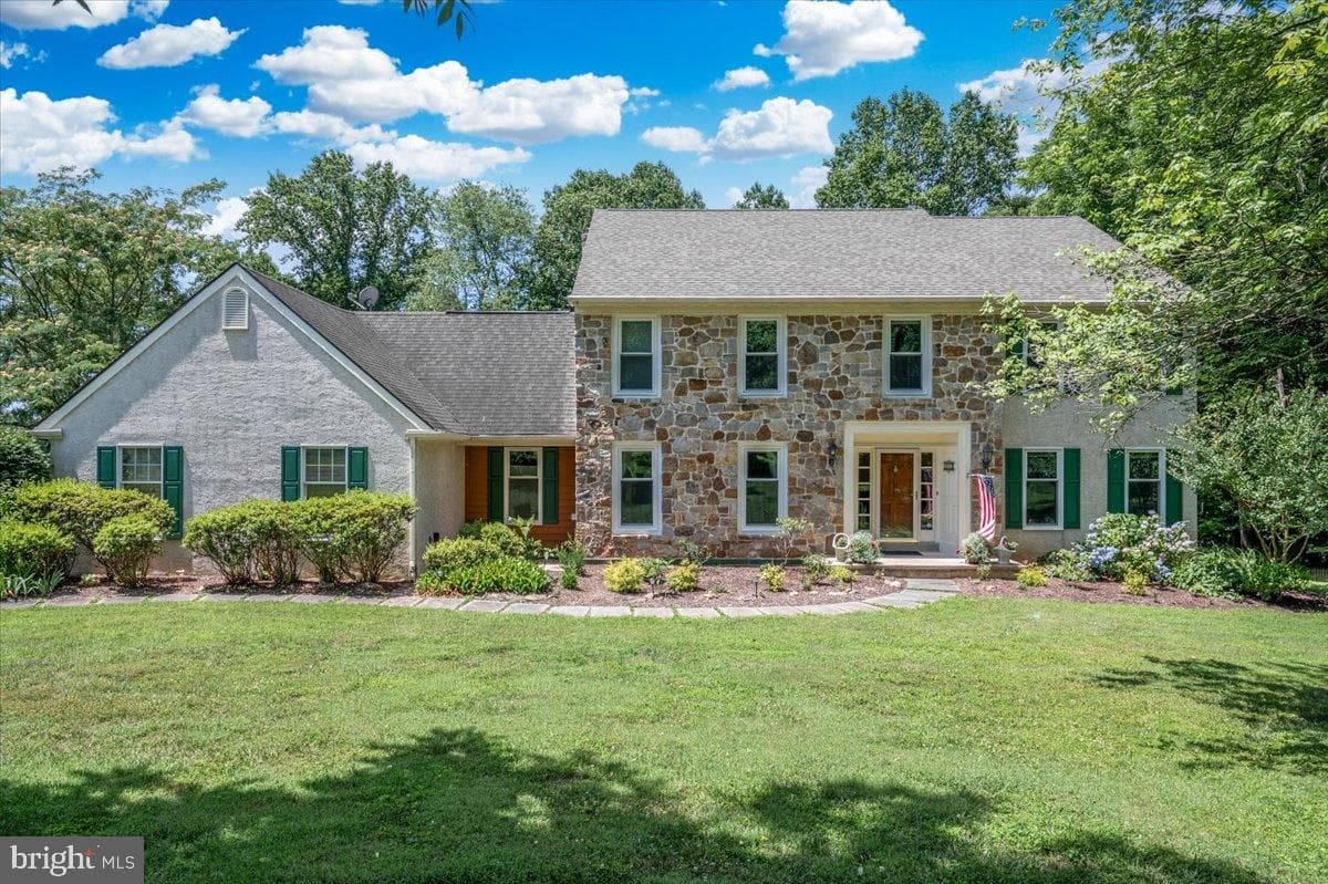 312 Belmont Court photo 1