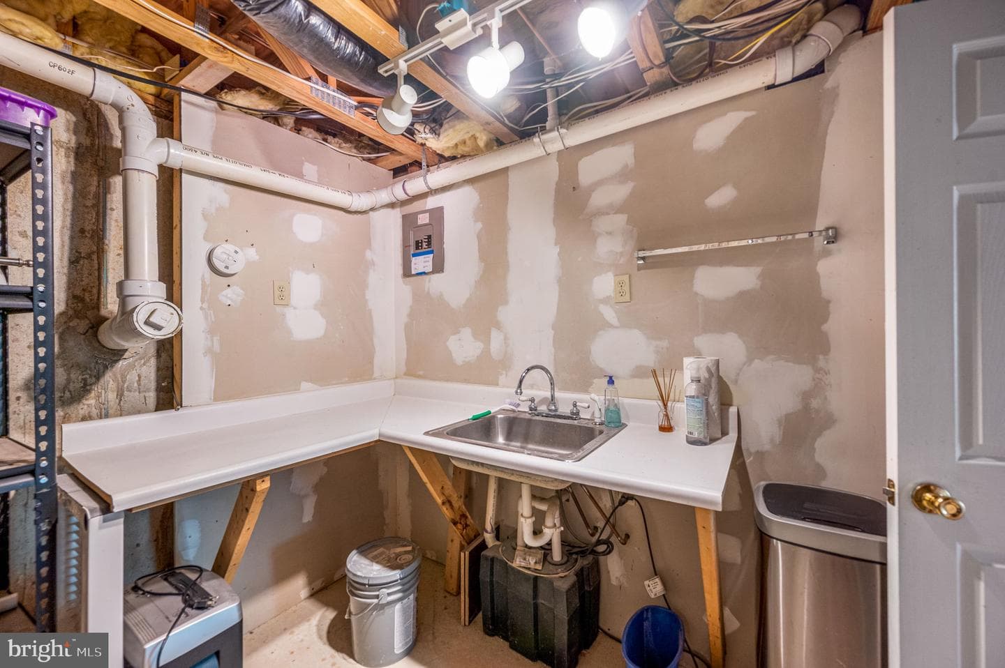 137 Stewarts Court #305 photo 24