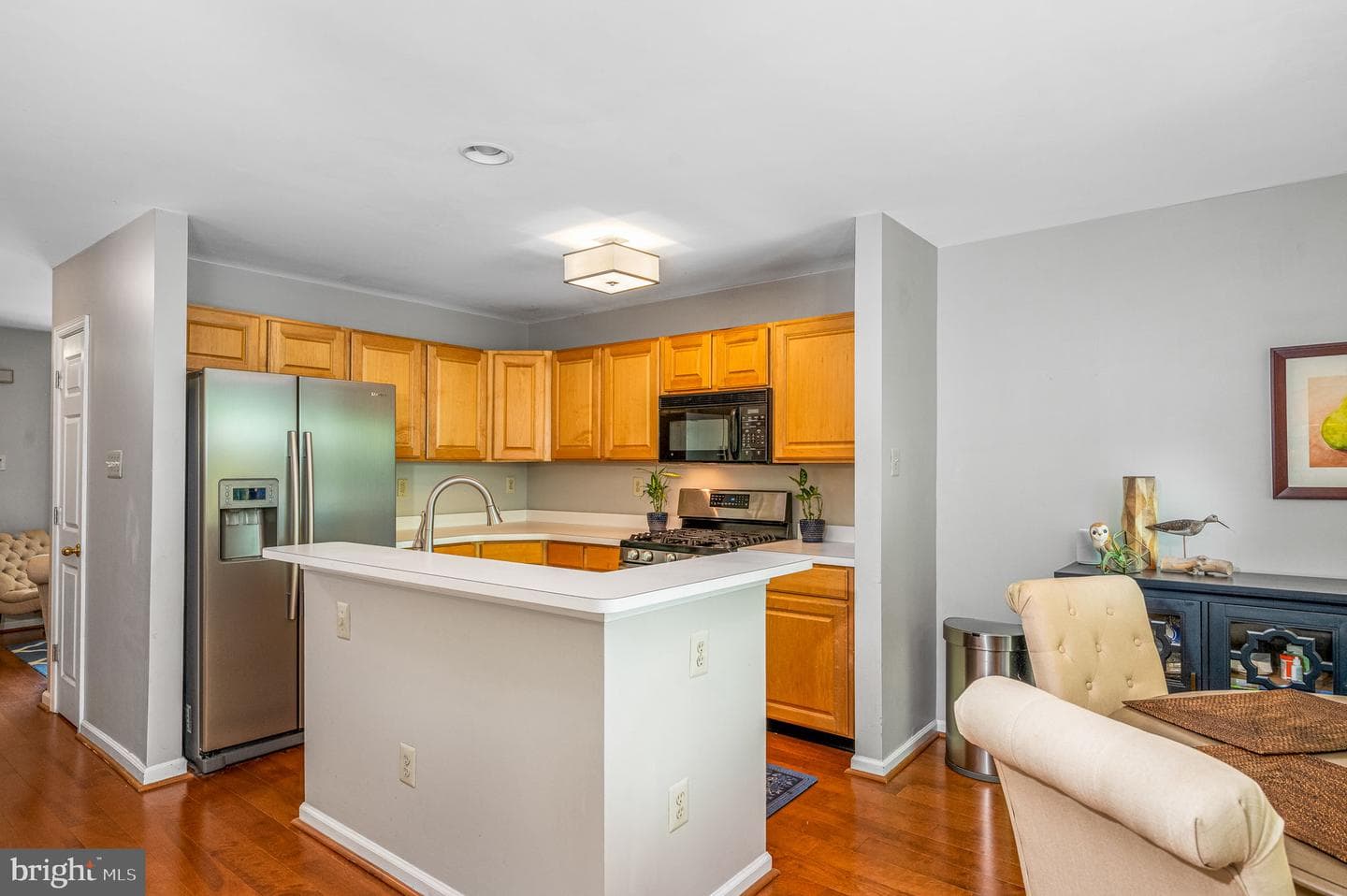 137 Stewarts Court #305 photo 4