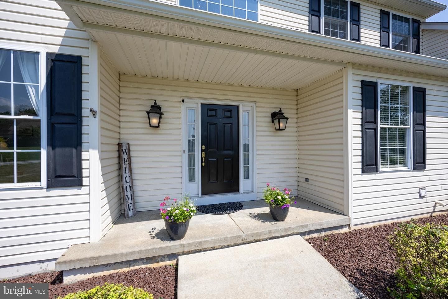 205 Warwick Court photo 3