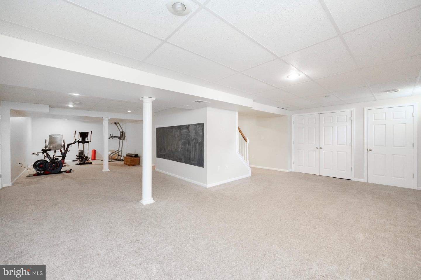 205 Warwick Court photo 38