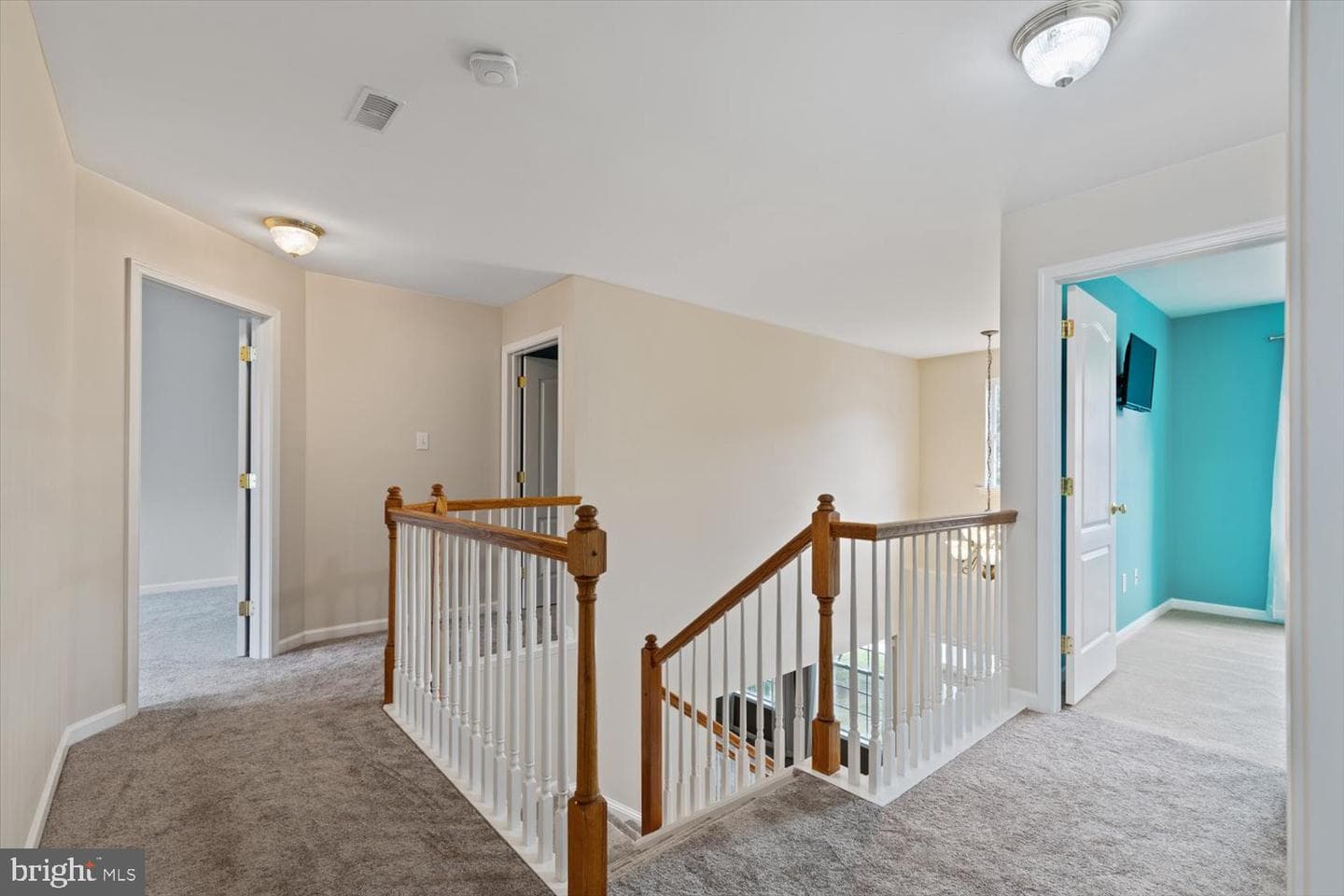 1233 Devonshire Road photo 29