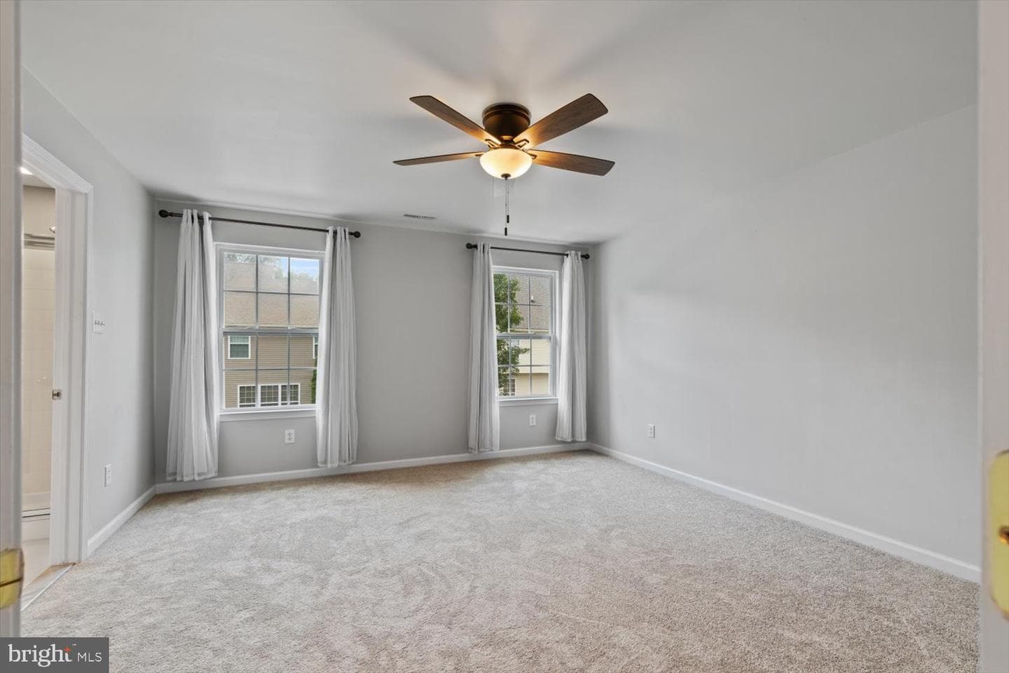 1233 Devonshire Road photo 30