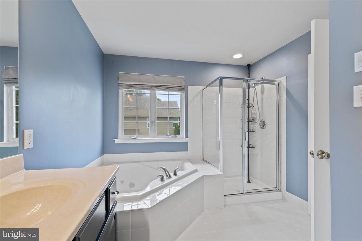 1233 Devonshire Road photo 35
