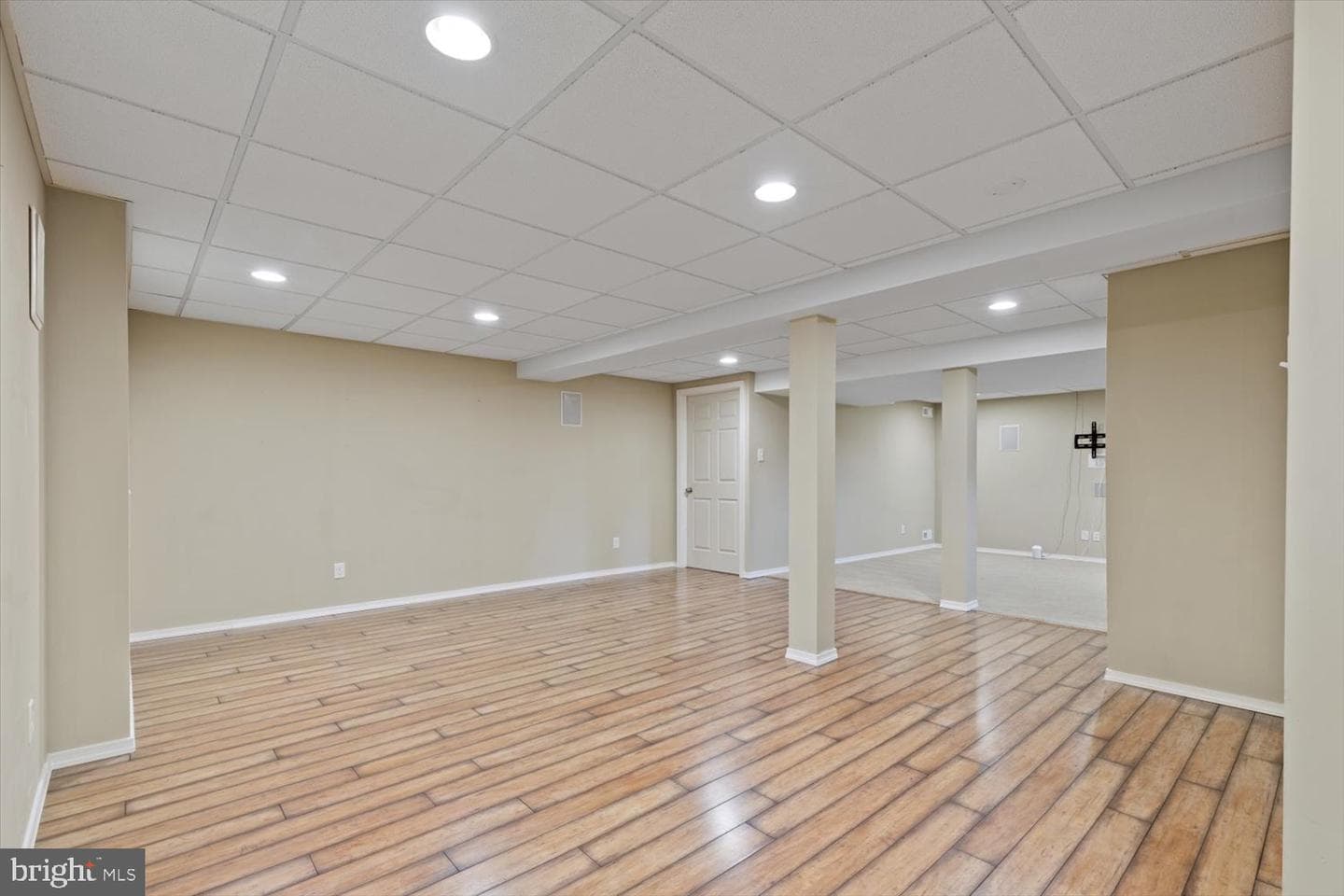 1233 Devonshire Road photo 43