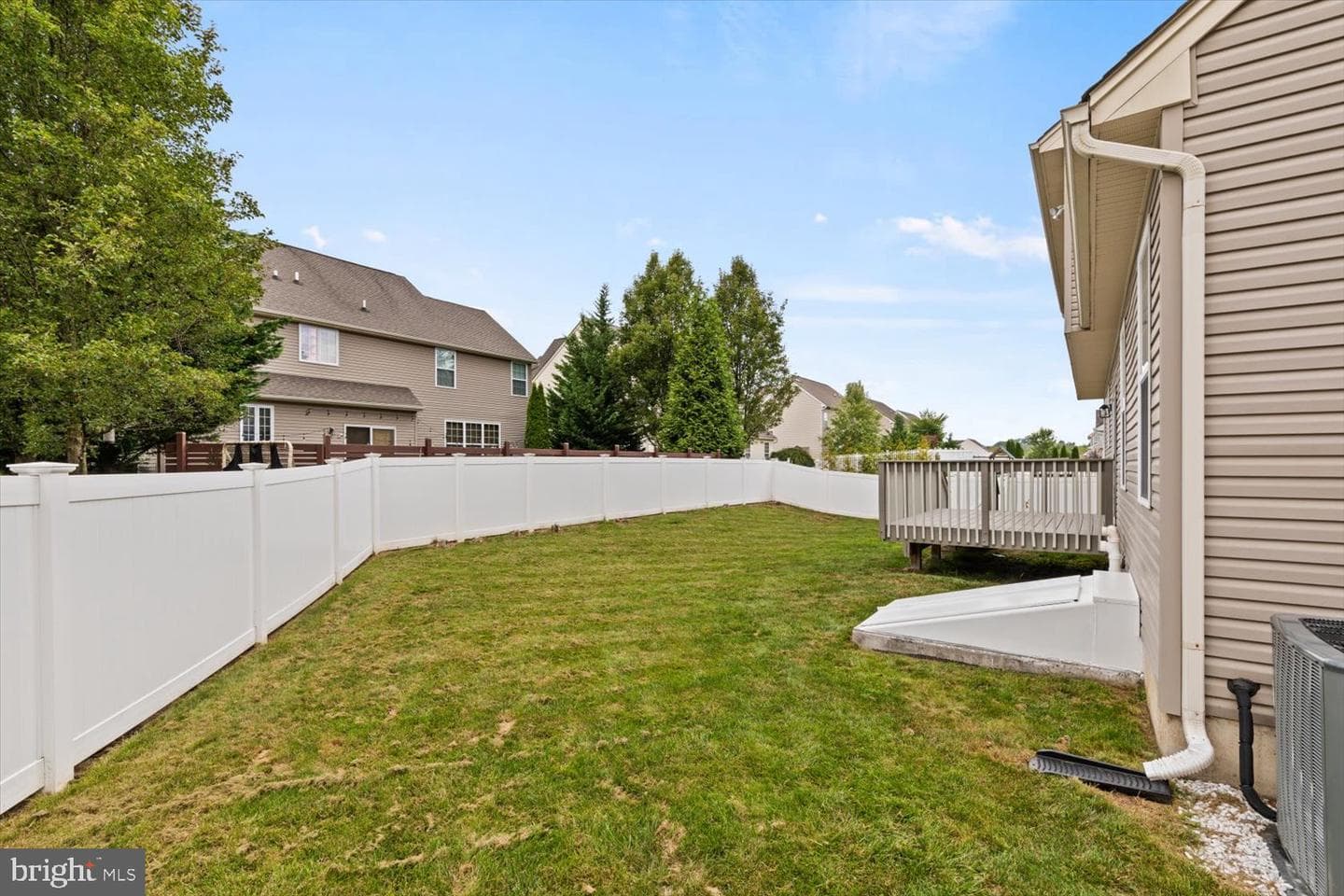 1233 Devonshire Road photo 49