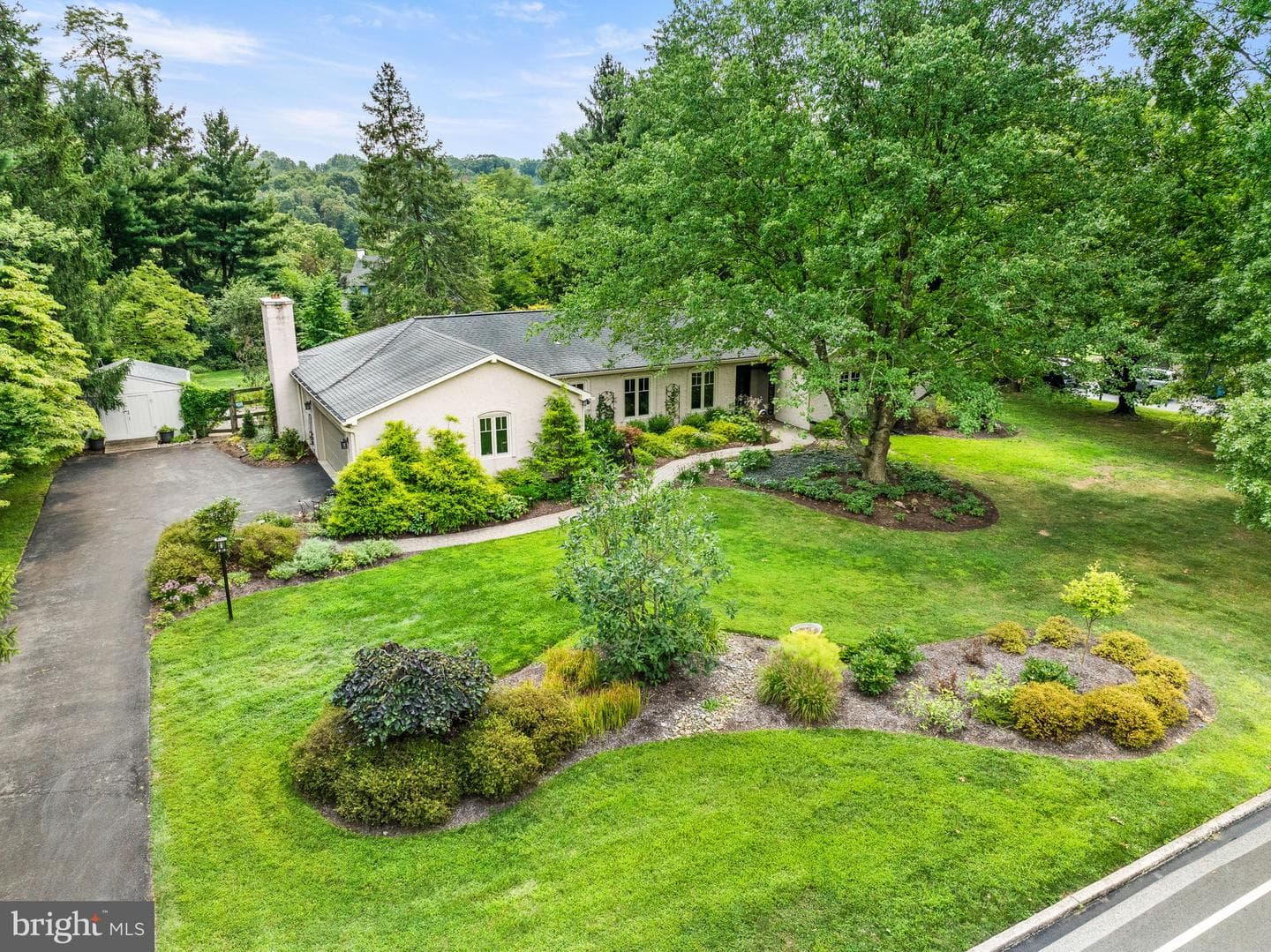 400 Mackenzie Drive photo 1