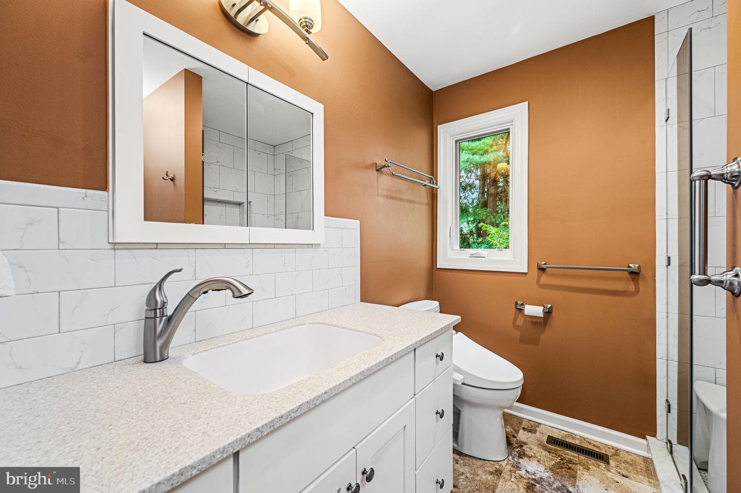 400 Mackenzie Drive photo 22