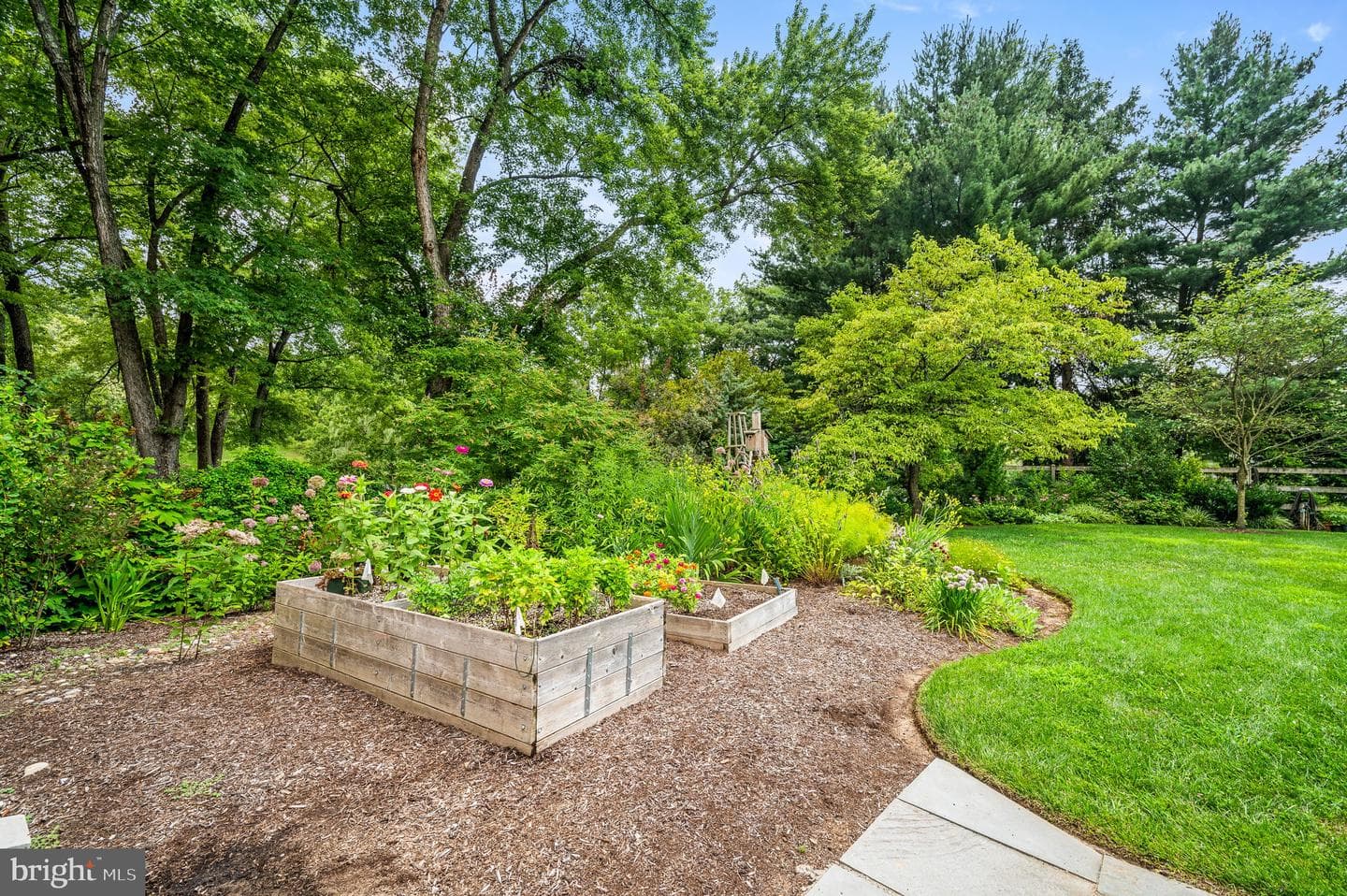 400 Mackenzie Drive photo 38