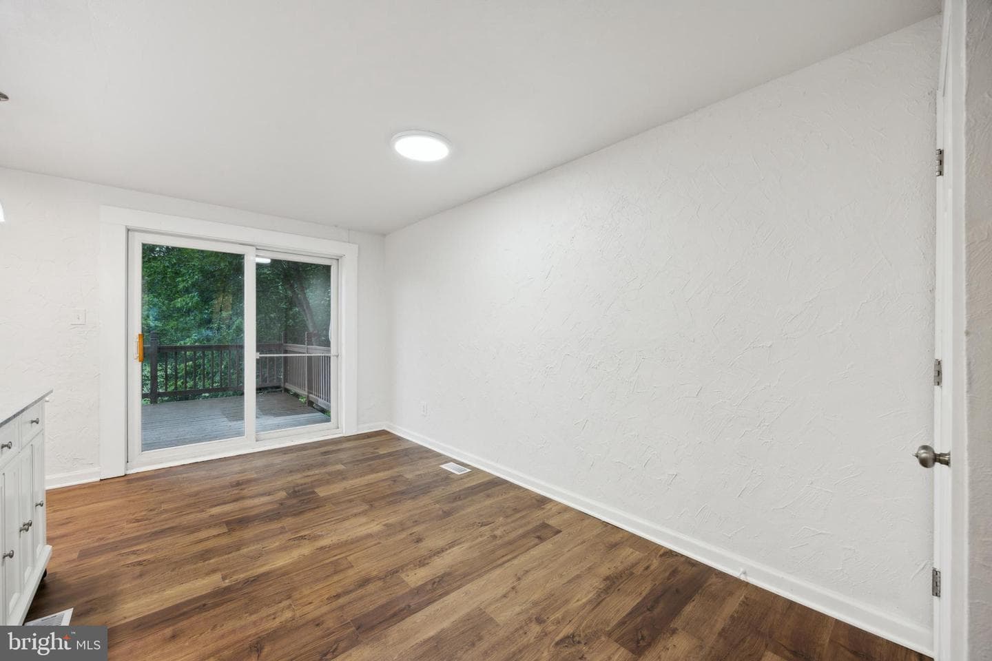 335 Mary Street photo 15