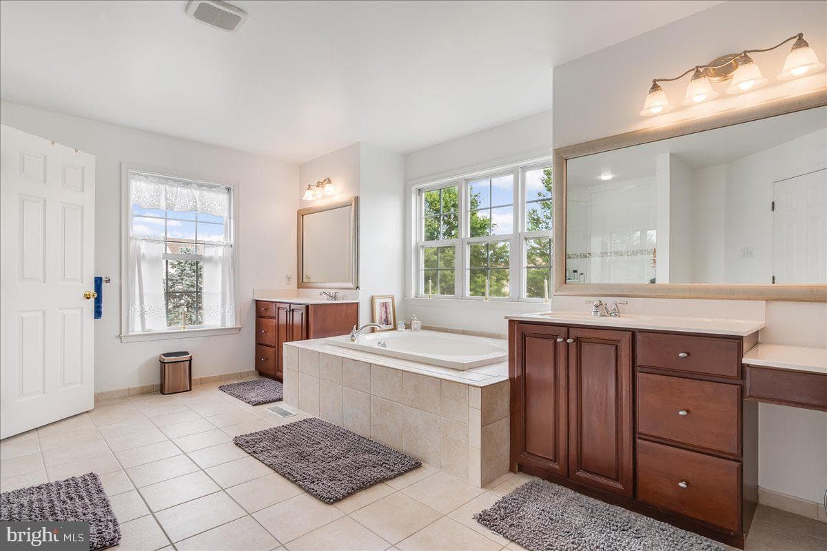 501 Kelleher Drive photo 27