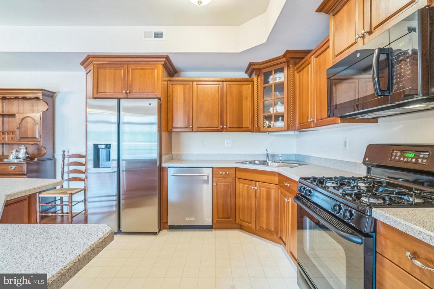 211 Victoria Gardens Drive #f photo 12