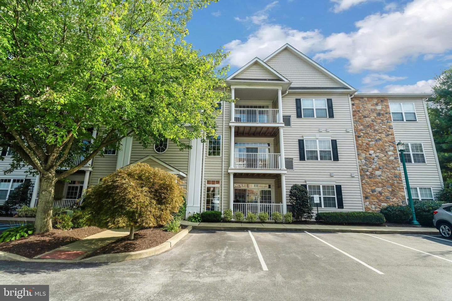 211 Victoria Gardens Drive #f photo 3