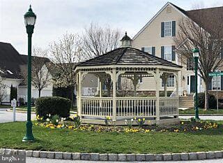 211 Victoria Gardens Drive #f photo 40