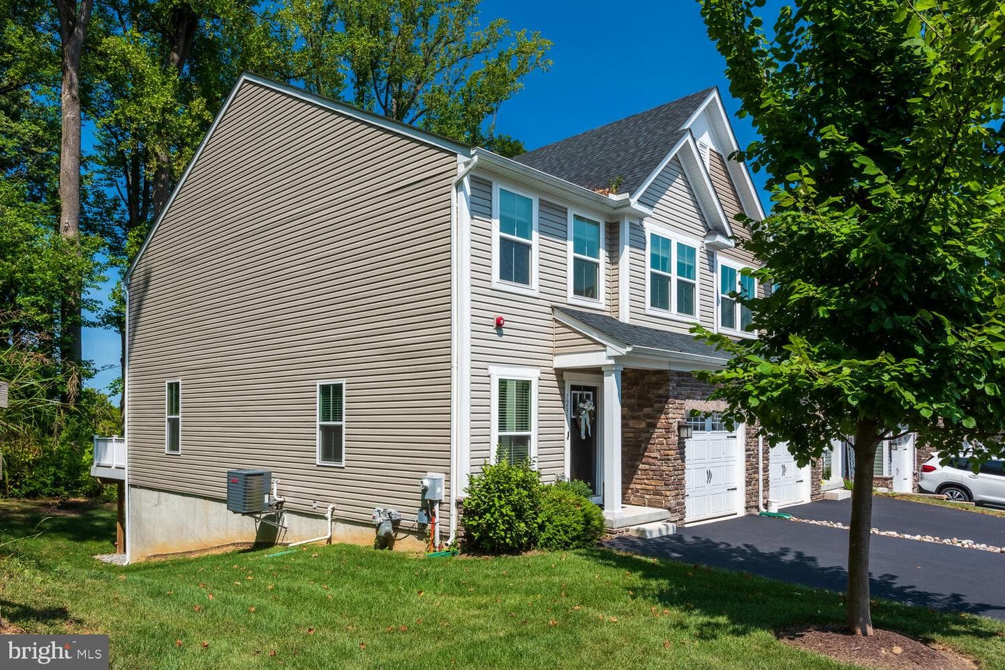 1231 Benjamin Drive photo 3