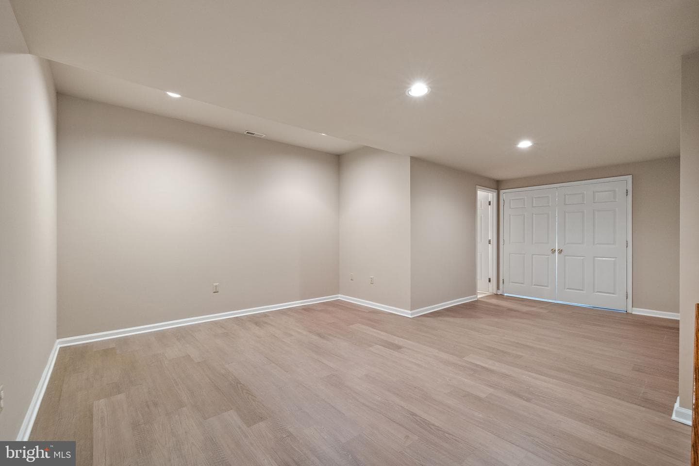 401 Indian Run Road photo 49