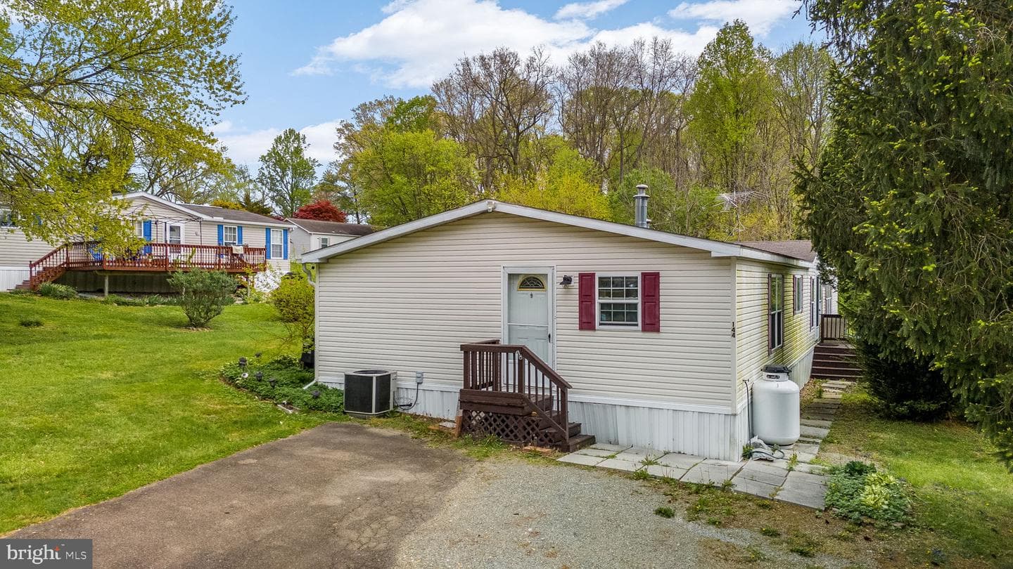 144 Glen Roy Road photo 1