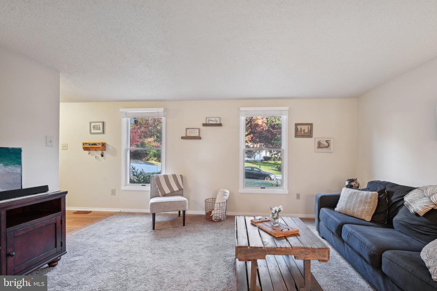 207 Katherine Lane photo 7