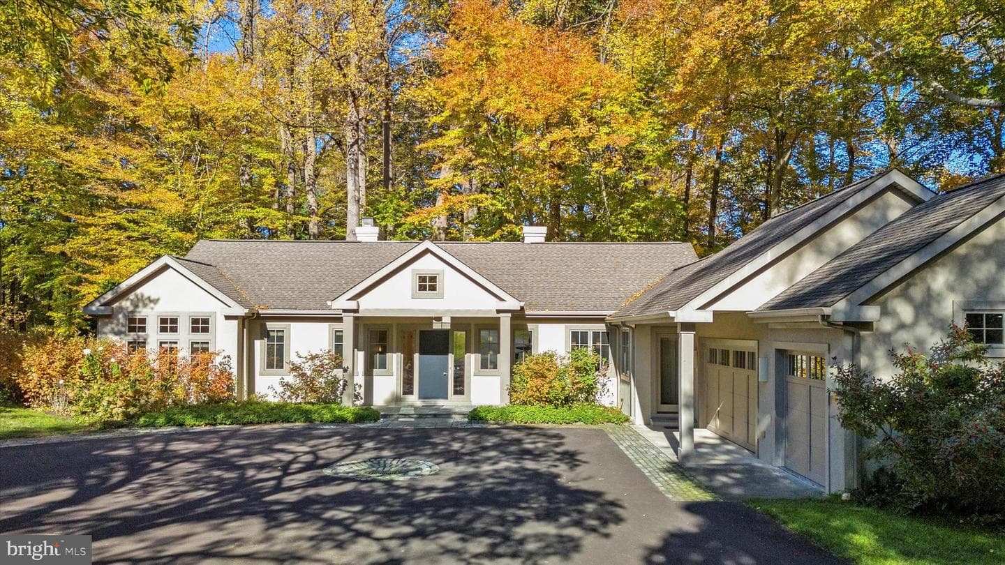 55 Raintree Road photo 2