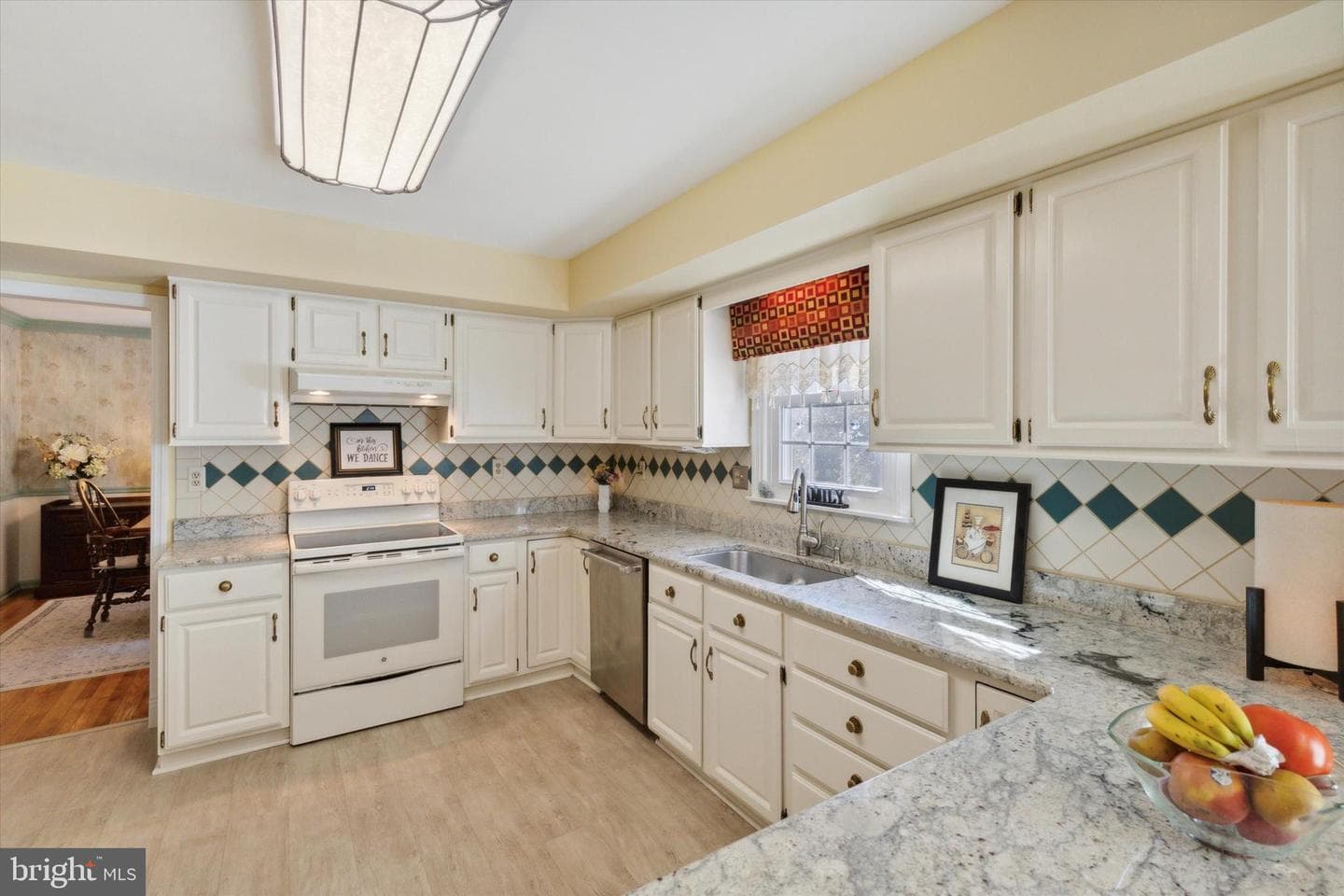 109 Scotts Glen Road photo 10