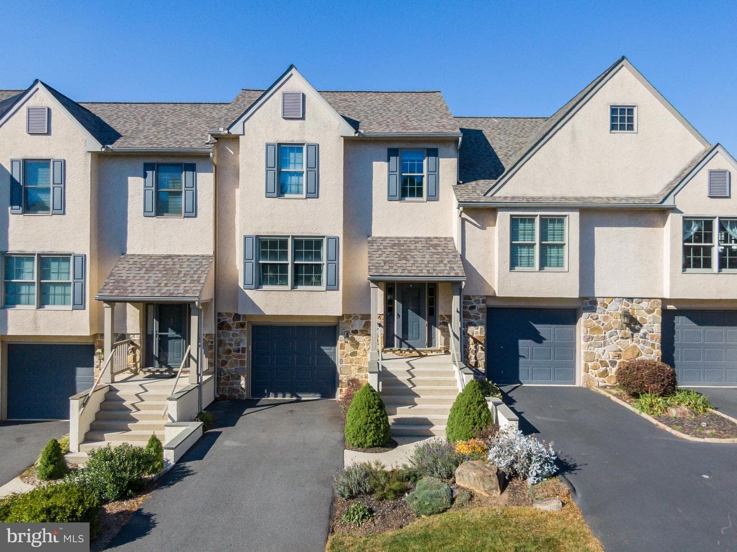 126 Steeplechase Drive photo 3