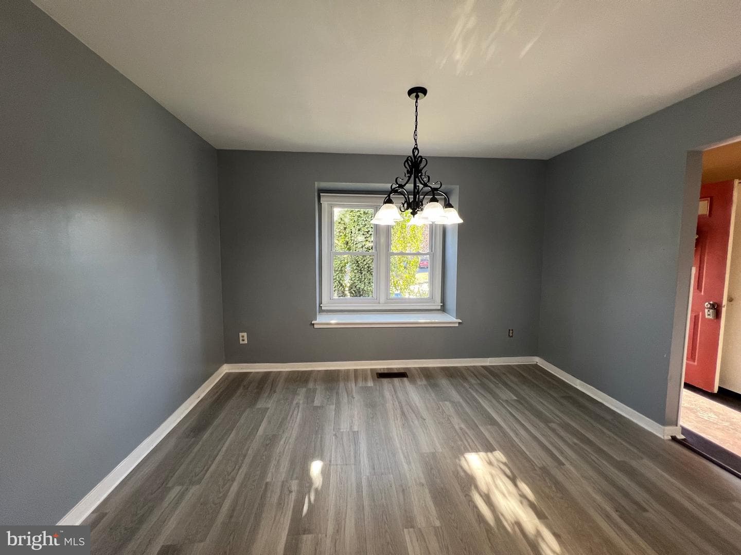 3702 Davis Court photo 4