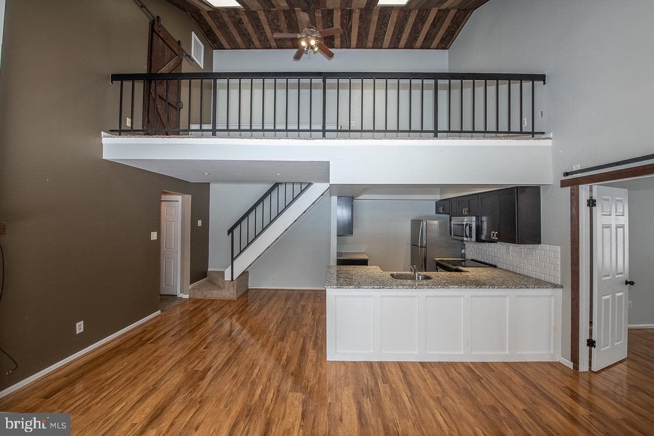 523 Washington Place #23 photo 13